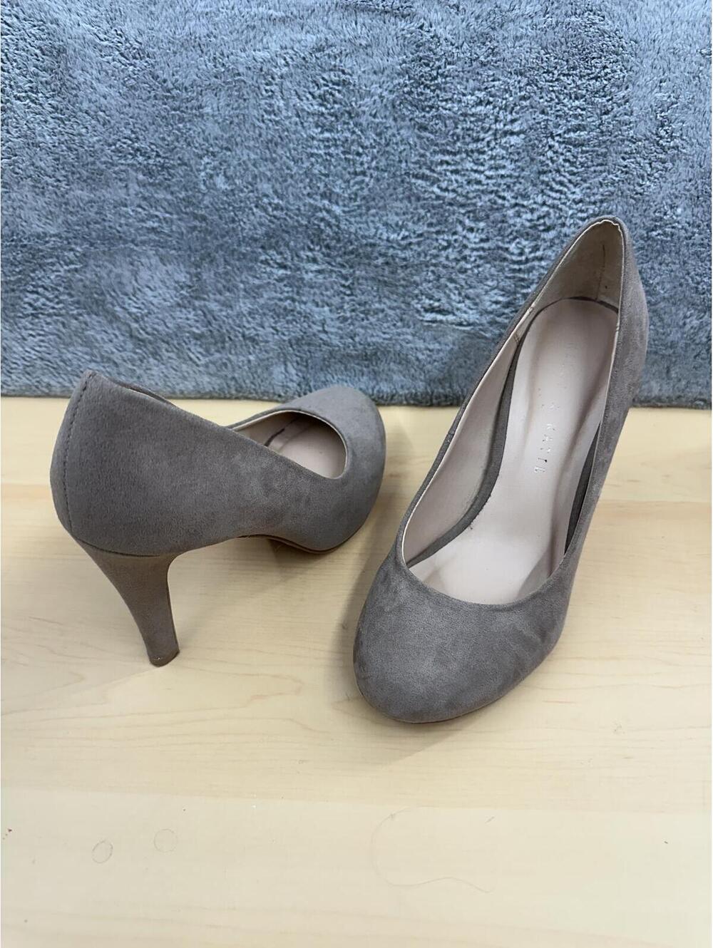 Kelly & Katie Gray Suede Classic Pumps Mid Heel Elegant Office Formal